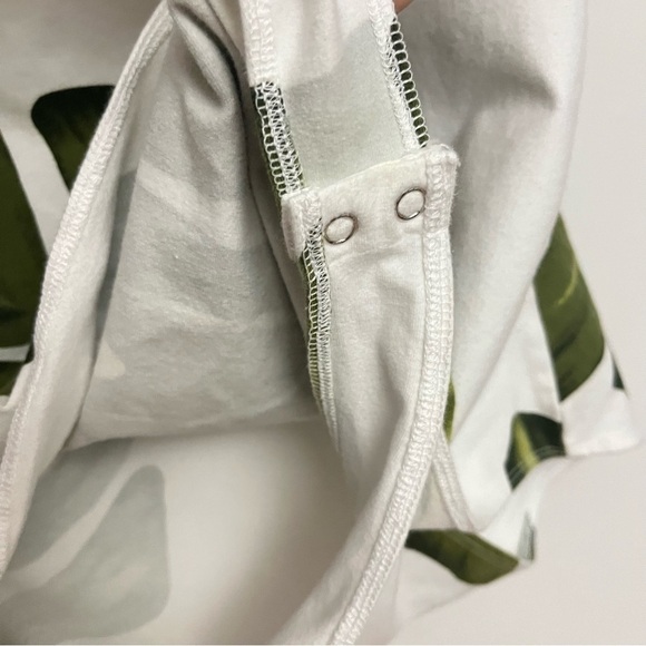 Forever 21 Plus Women’s 2X Tropical Banana Leaf Print Spaghetti Strap Bodysuit - Picture 4 of 7